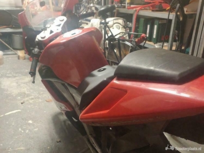 Derbi GPR 50 rood